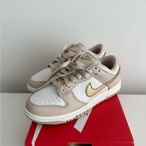 Nike dunk low • W size 5 • never used